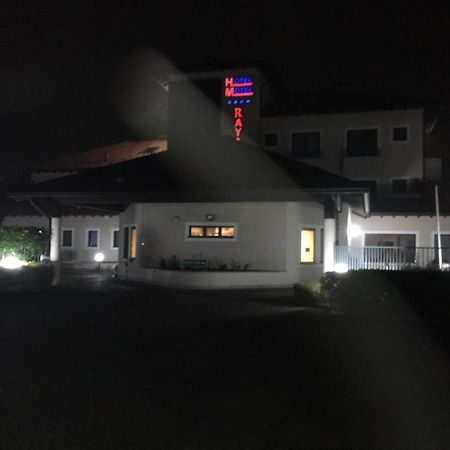 Elysium Hotel Raya Mediglia Екстериор снимка