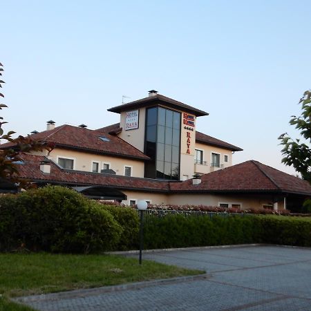 Elysium Hotel Raya Mediglia Екстериор снимка