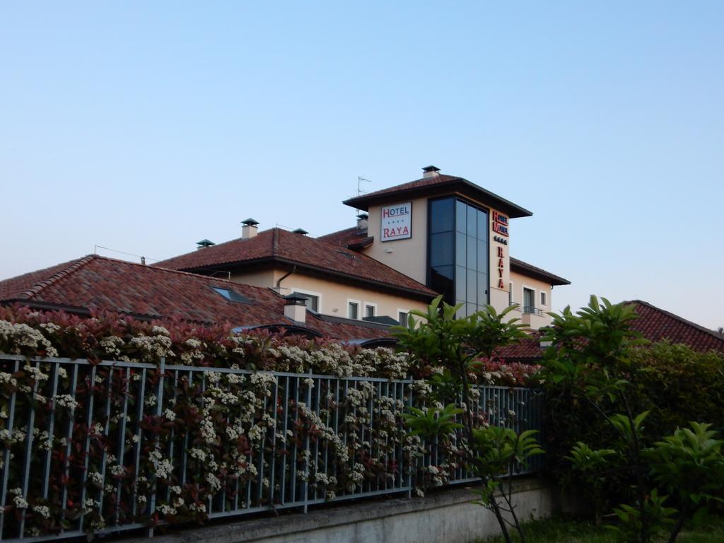 Elysium Hotel Raya Mediglia Екстериор снимка